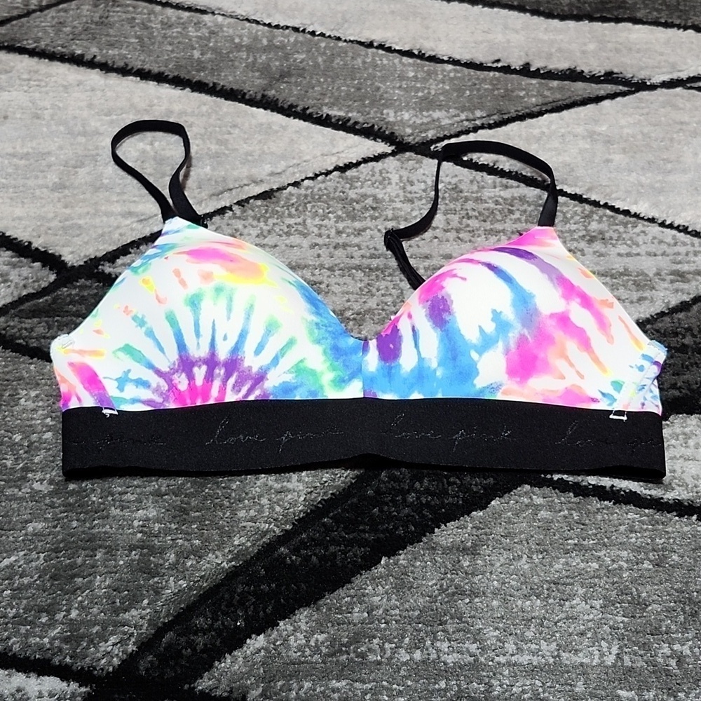 VS PINK WEAR EVERYWHERE LIGHTLY LINED WIRELESS MUITI-COLOR TIE-DYE BRA 3…